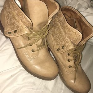 Women’s combat boots